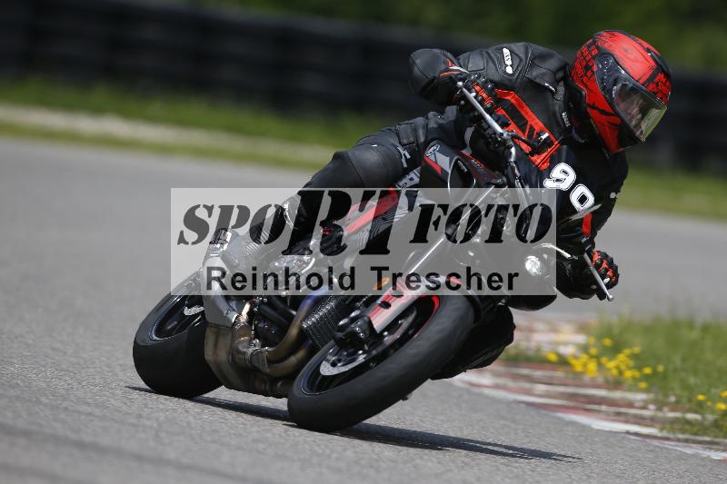 /Archiv-2024/29 12.06.2024 MOTO.CH Track Day ADR/Gruppe blau/90